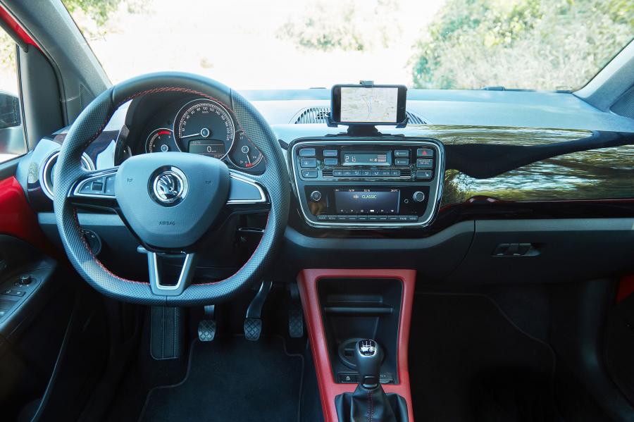 Торпедо Skoda Citigo Monte Carlo 3-Door 2017 года  (WW) (фото 11 из 34)